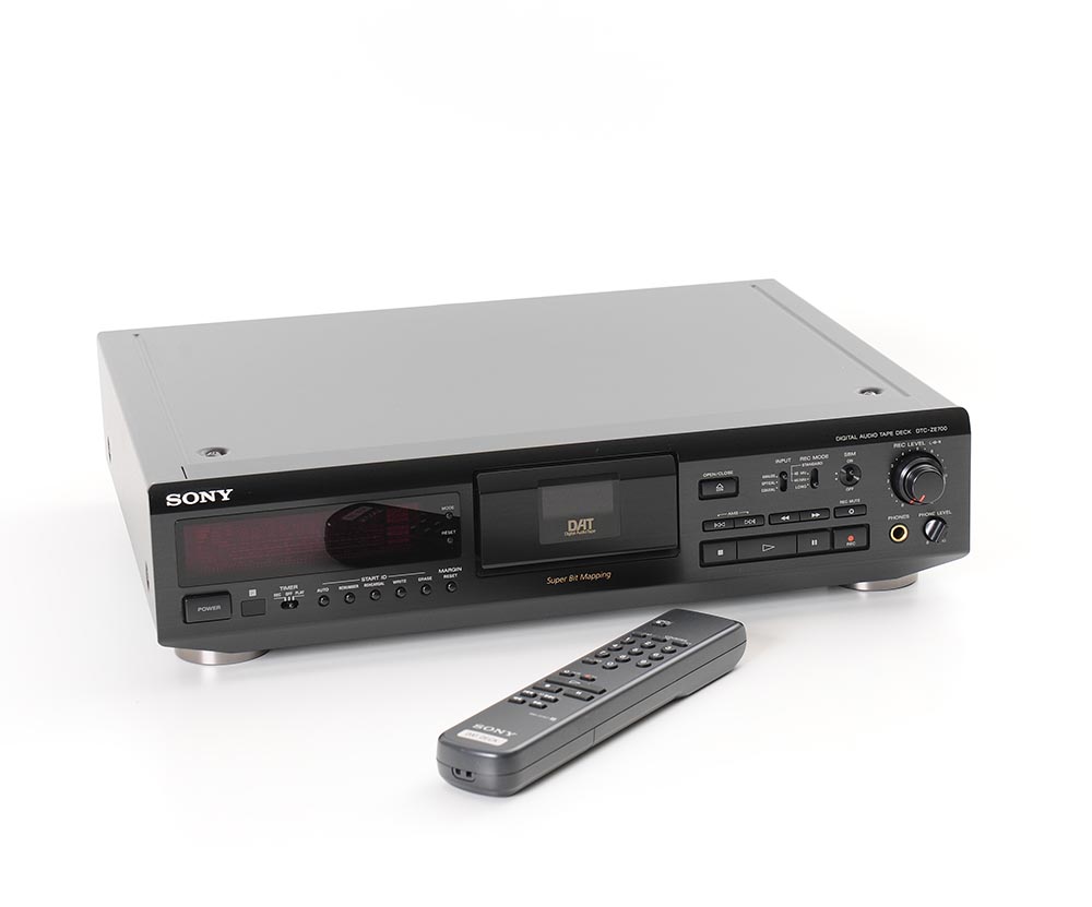 Sony DTC-ZE 700 | H70349