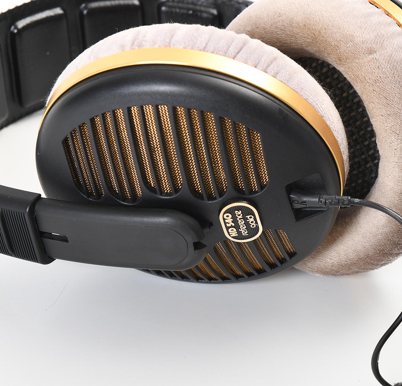 Sennheiser HD 540 Reference gold headphones | H83503