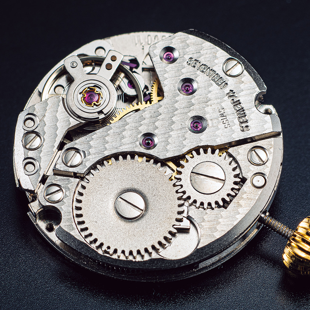 スイス製手巻き式で11万円】デッドストックで僅か32本。名門フォンテン