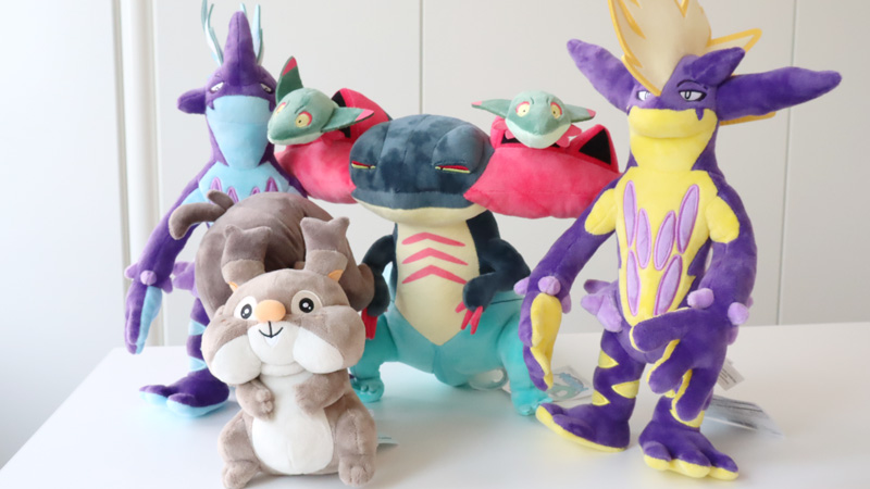 ホシガリス、ストリンダー、ドラパルトのぬいぐるみが、ポケモン