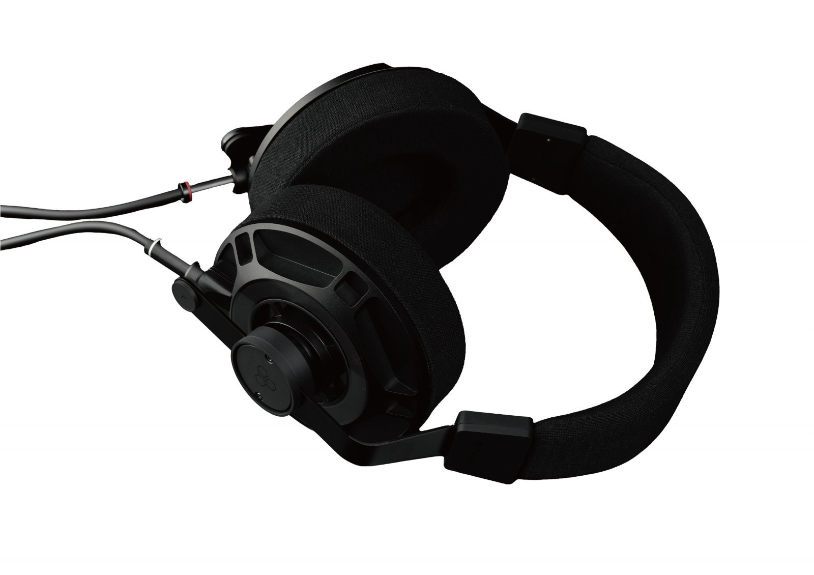 追い求めた新技術を搭載、エンタメ性の高いfinalのヘッドホン｜Pen Online