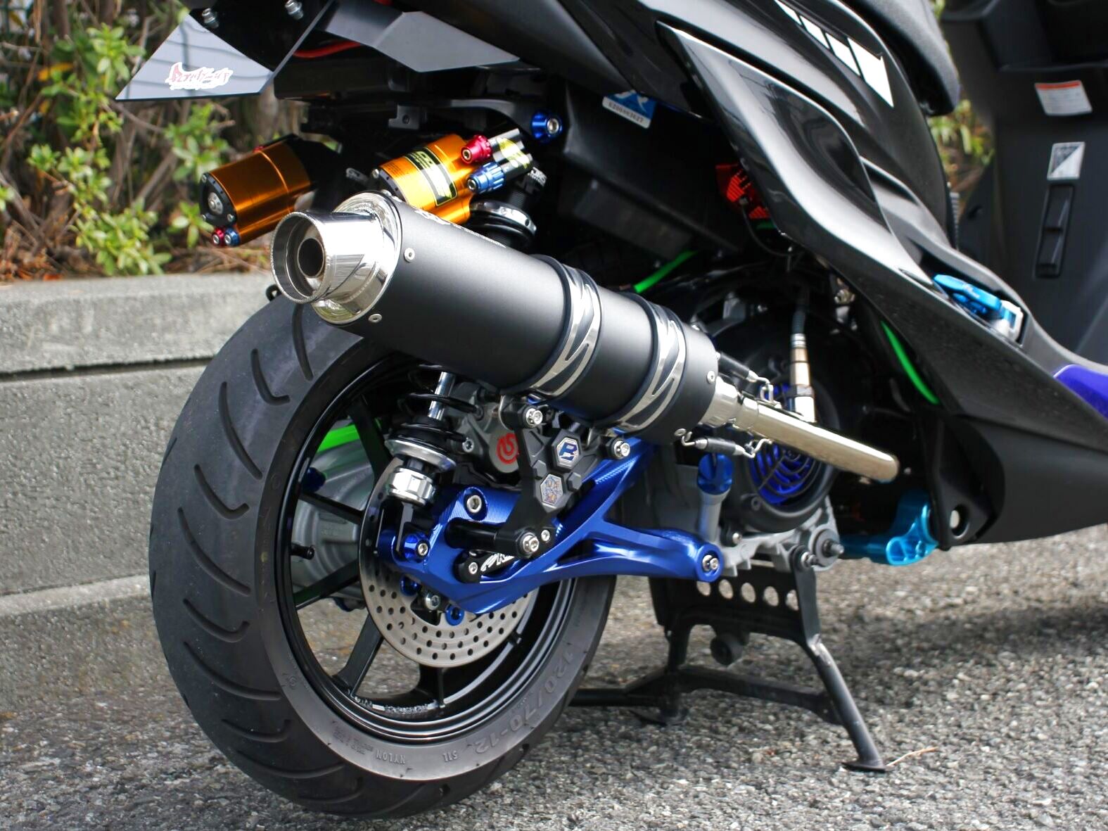 I様モンスター5型にイロイロ装着～！と、バンブルビーBT1ブラックのご