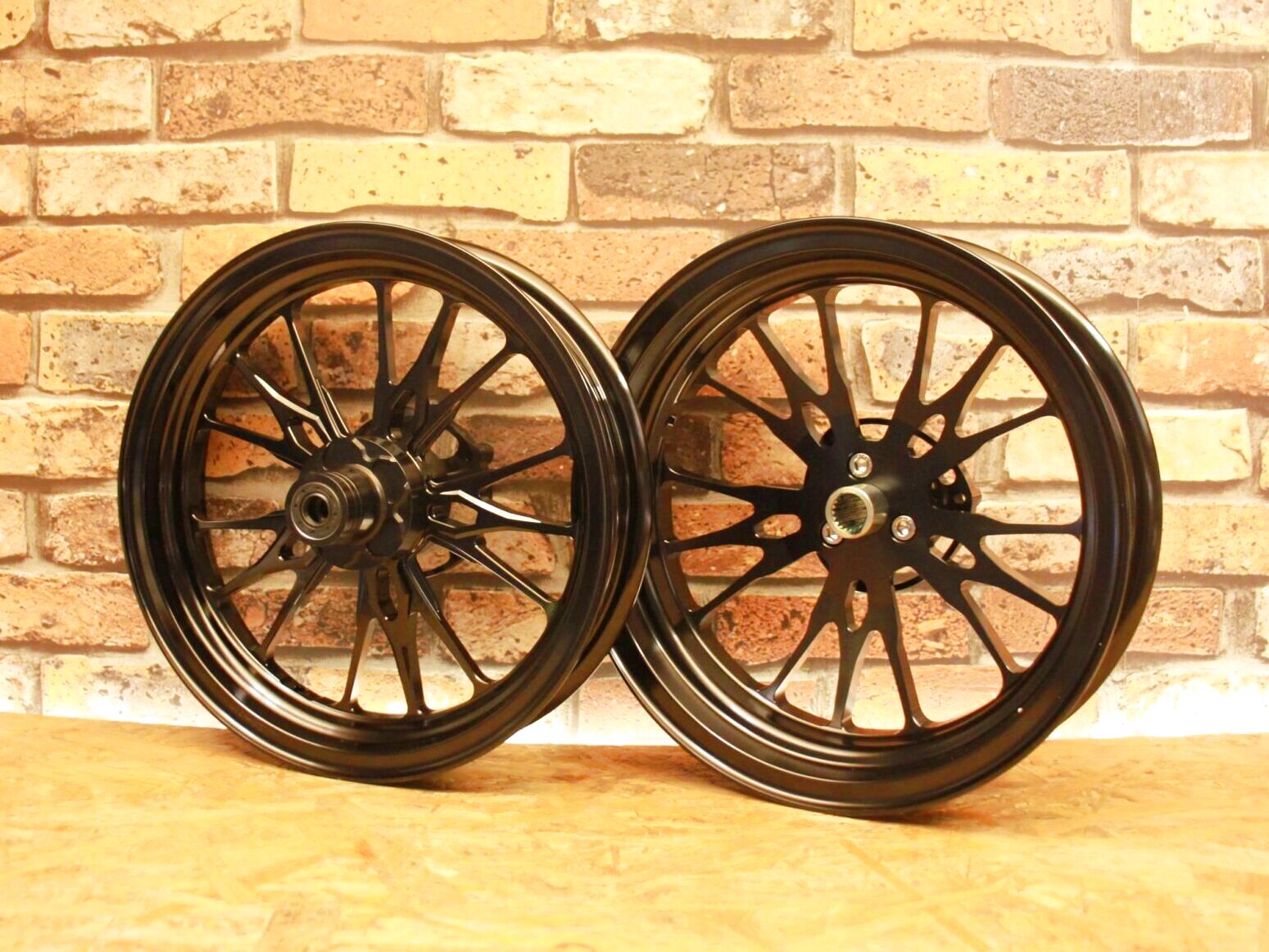 MOS 鋳造ホイール前後セット XR-15 ブラック［4・5型シグナスX/2型BW