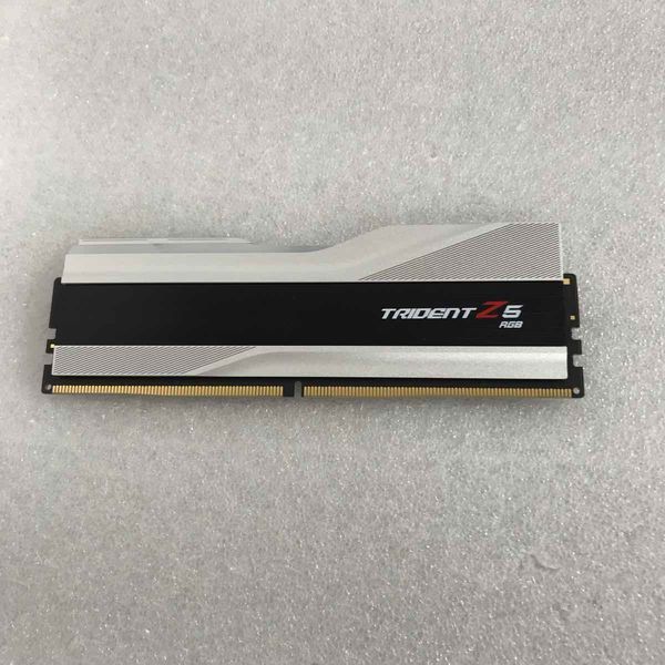 ノーブランド 〔中古〕288Pin DDR5 6000 PC5-48000 16GB for Desktop