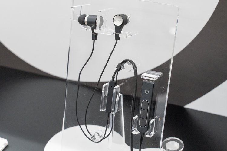 nwm、NTTの特許技術で通話性能を高めたUSB-Cイヤホン「Voice Buds