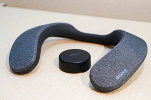ソニー、“BRAVIA XR”との接続で立体音響を楽しめるネックスピーカー