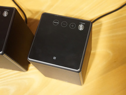 ソニー、テレビ台の余ったスペースに置ける小型ワイヤレスアクティブ