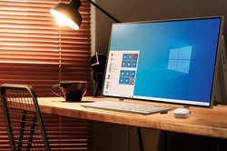 NEC初の4K有機ELディスプレイ搭載ノートPC「LAVIE VEGA」。税込約28万