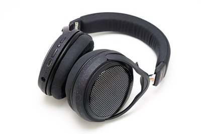 開放型＋ワイヤレス”という個性。オーディオテクニカ「ATH-HL7BT」は今