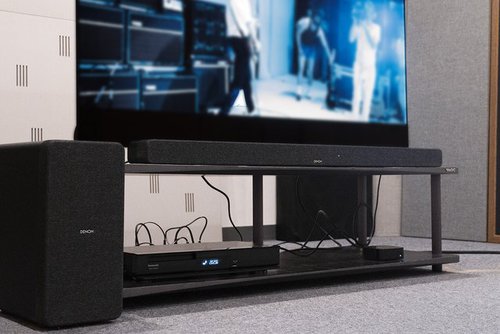 デノン「DHT-S517」なら“高さ”もリアル。3.1.2chサウンドバーが令和の