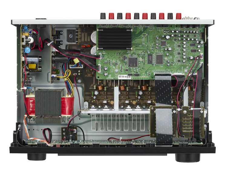 B&Wを鳴らす圧倒的パワー。デノン「AVR-X580BT」は“音質全振り”の男前