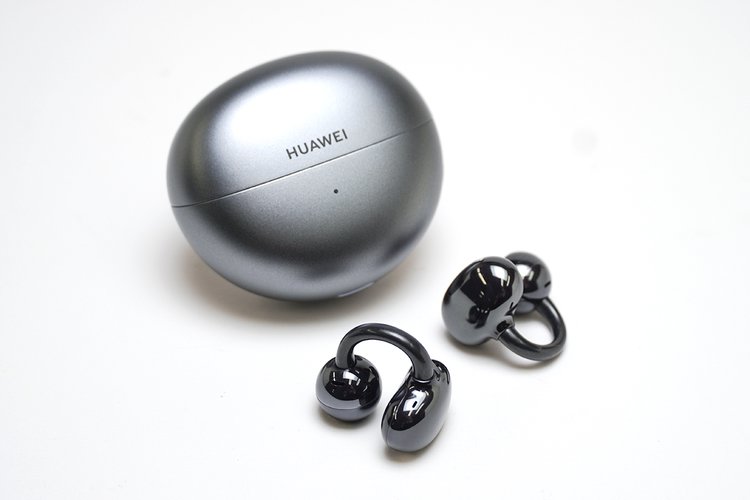 トップクラスの着けやすさ＆音の迫力も両立！オープンイヤー型イヤホン