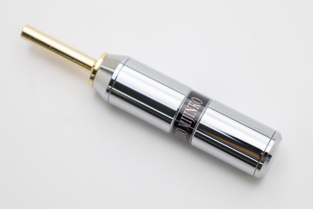 ミニレビュー】スピーカー端子に挿すだけで抜群の効果！オーディオ