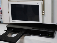 パナソニック、別室の録画番組も見られる液晶テレビ“ビエラ”「D305