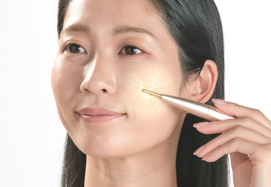 押して、ほぐすセルフケア｜ファイテン LEDプッシュスティック｜製品