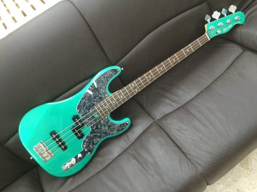 Bacchus (ﾊﾞｯｶｽ) Universe Series BTB-PJR/GRM-MH ｴﾚｷﾍﾞｰｽ 入荷しま