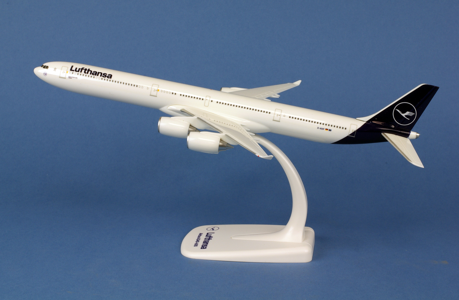 Lufthansa Airbus A340-600 D-AIHF 