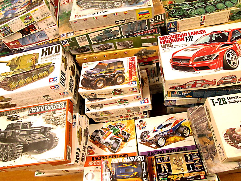 静岡県より、ミニ四駆メモリアルボックス等をお売り頂きました