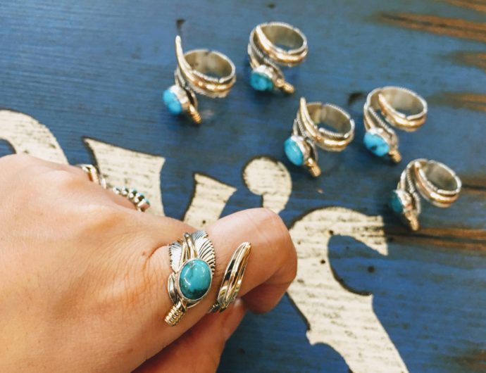 ナバホ族フェザーリング＆ペンダント by Harvey Mace入荷しました