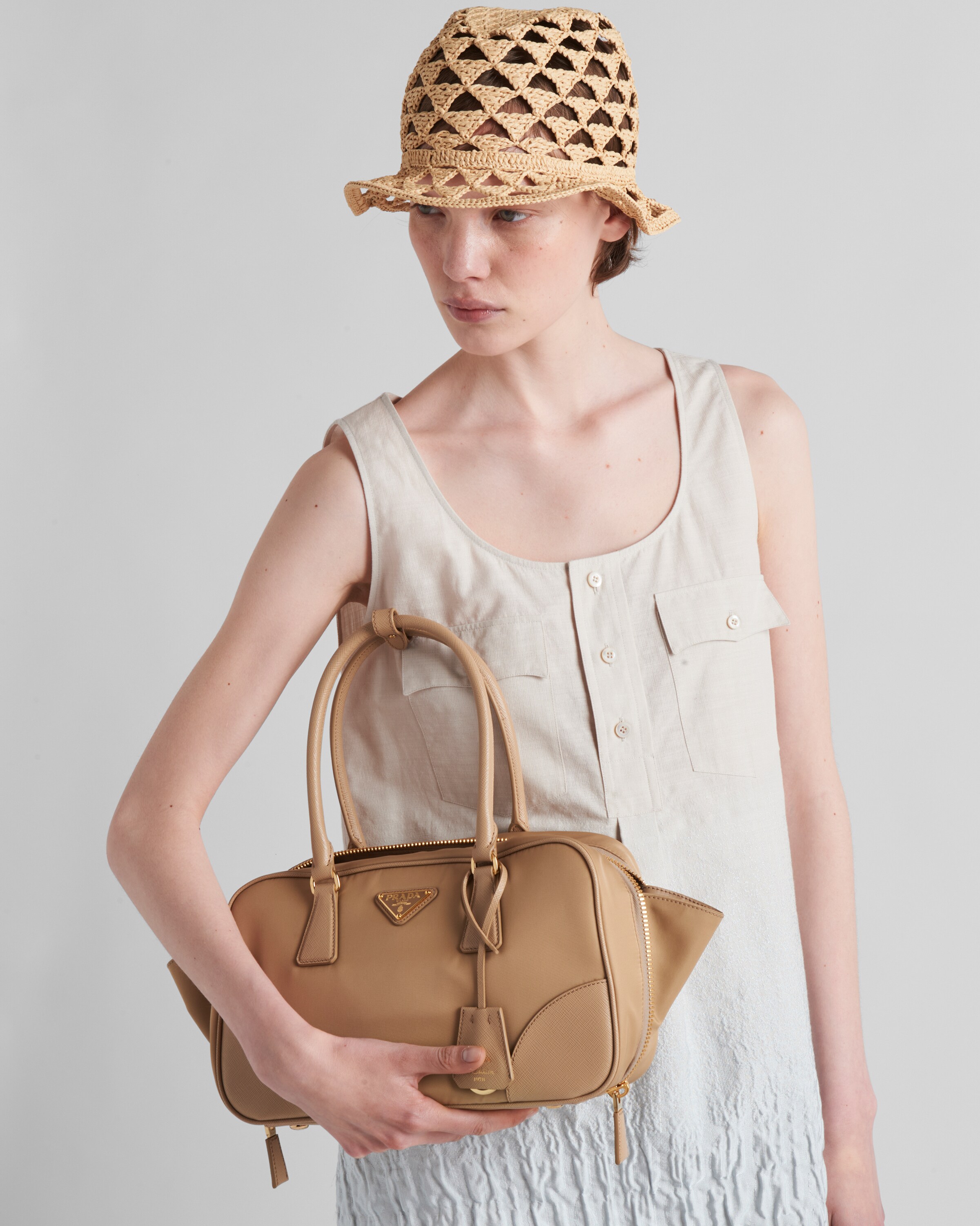 キャメルブラウン プラダ Re-edition 1978 ミディアム Re-nylon X