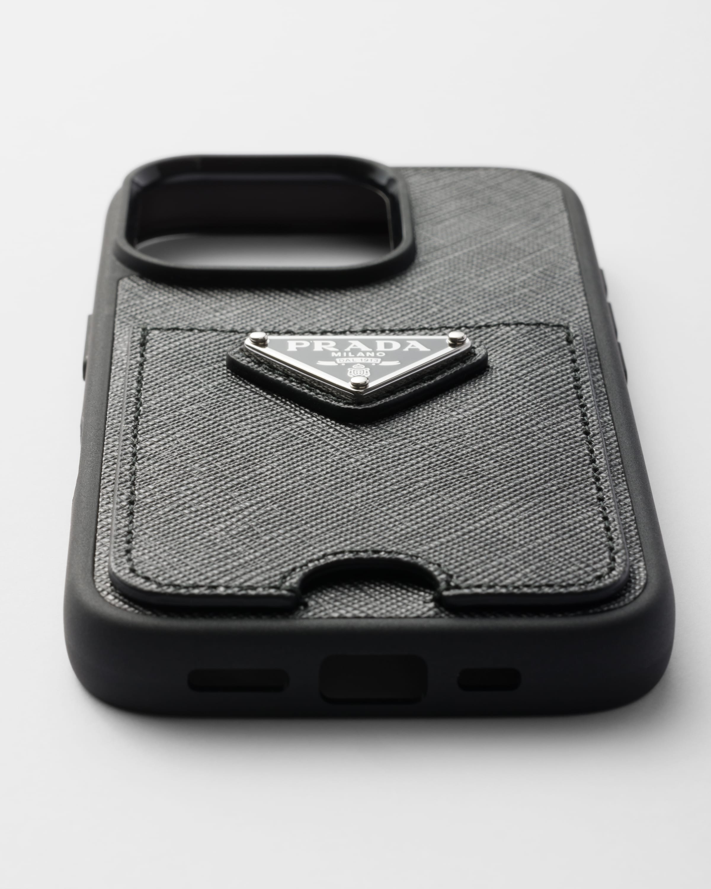 ブラック サフィアーノレザー Iphone 16 Pro用ケース | PRADA
