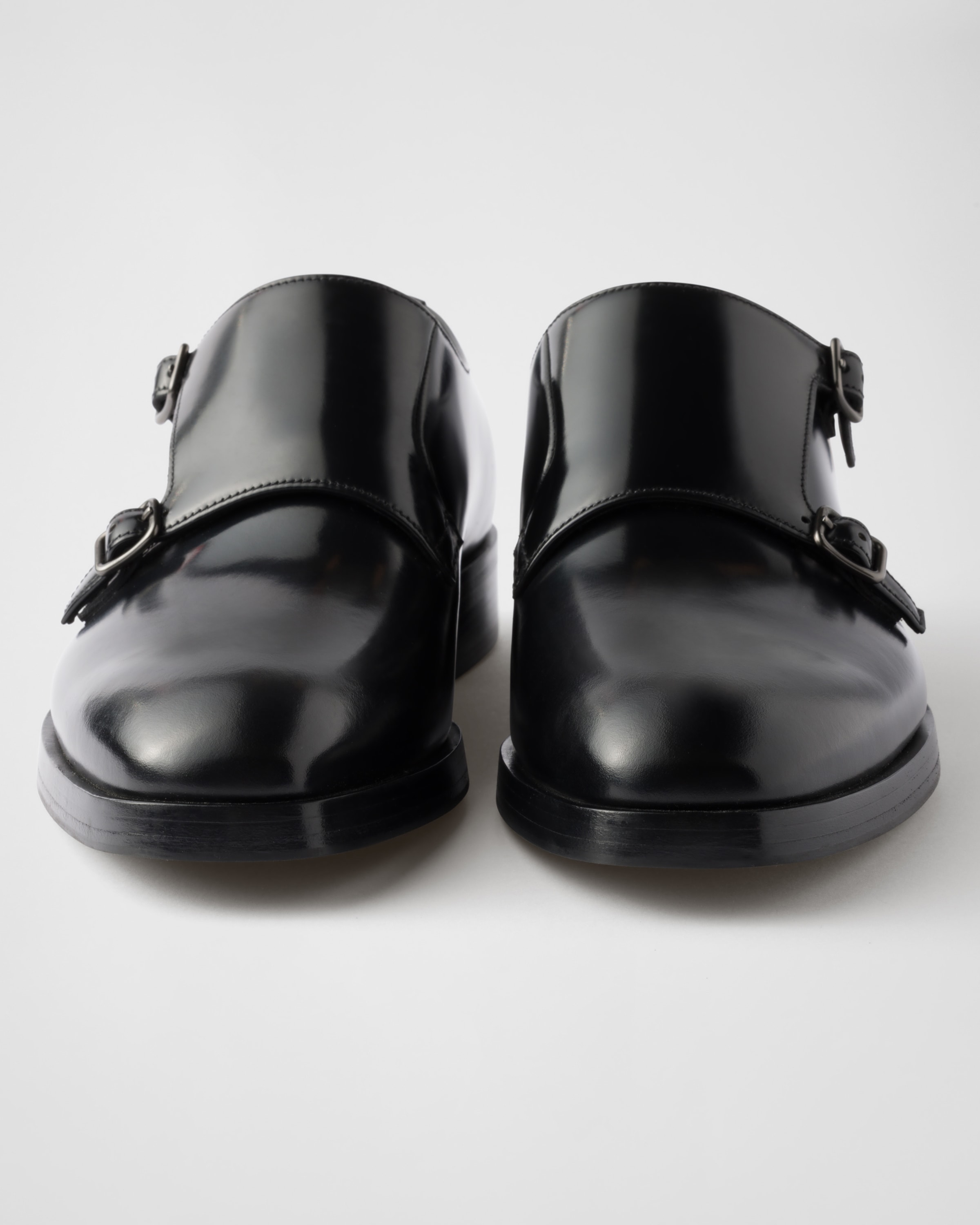ブラック ブラッシュドレザー ダブルモンクストラップ シューズ | PRADA
