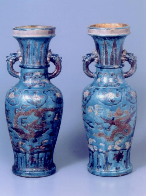 三彩金襴手龍文双耳瓶・蒔絵亀図鞍・鐙 | 石川県