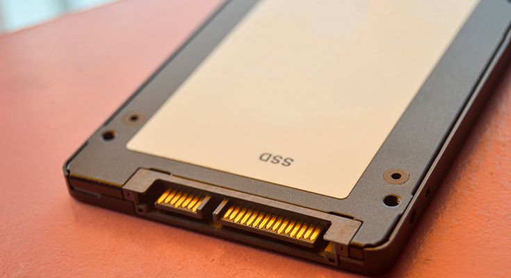 PS4®/ProはSSDに換装してPS4®本体の内蔵ストレージをSSDに換装すること