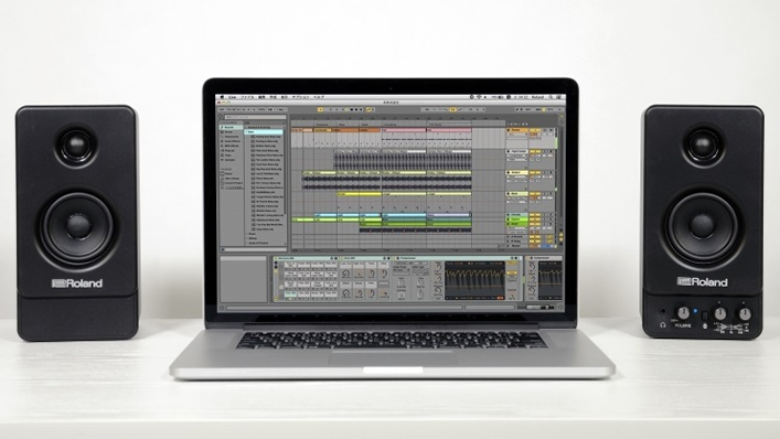 Roland - Company - ニュースリリース - 2017 - コンパクトながら迫力