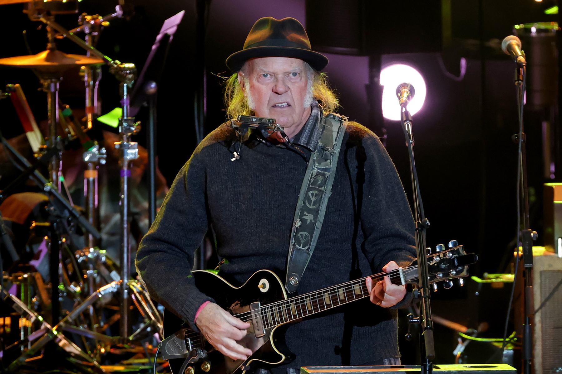 Neil Young and the Chrome Hearts Play a 14-Minute 'Cortez the Killer'