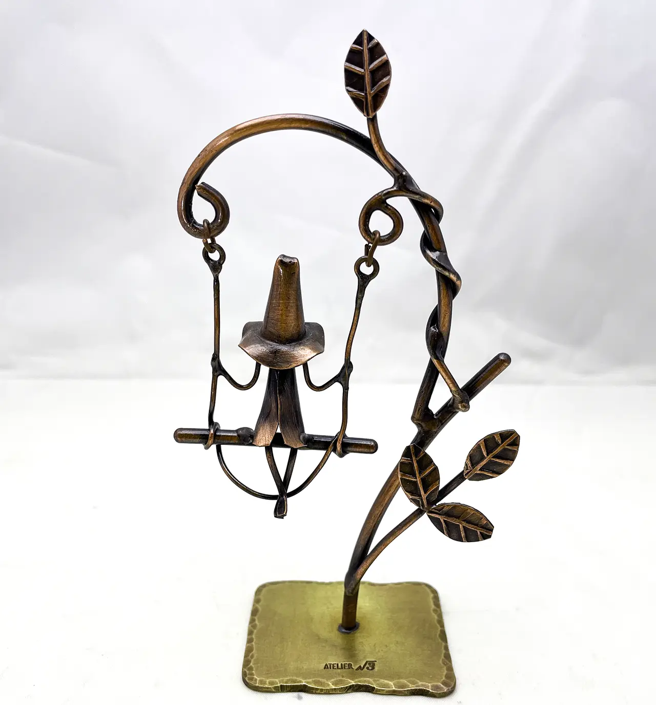 小人魔女のブランコ置物 | アトリエ ルート スリー | atelier root3