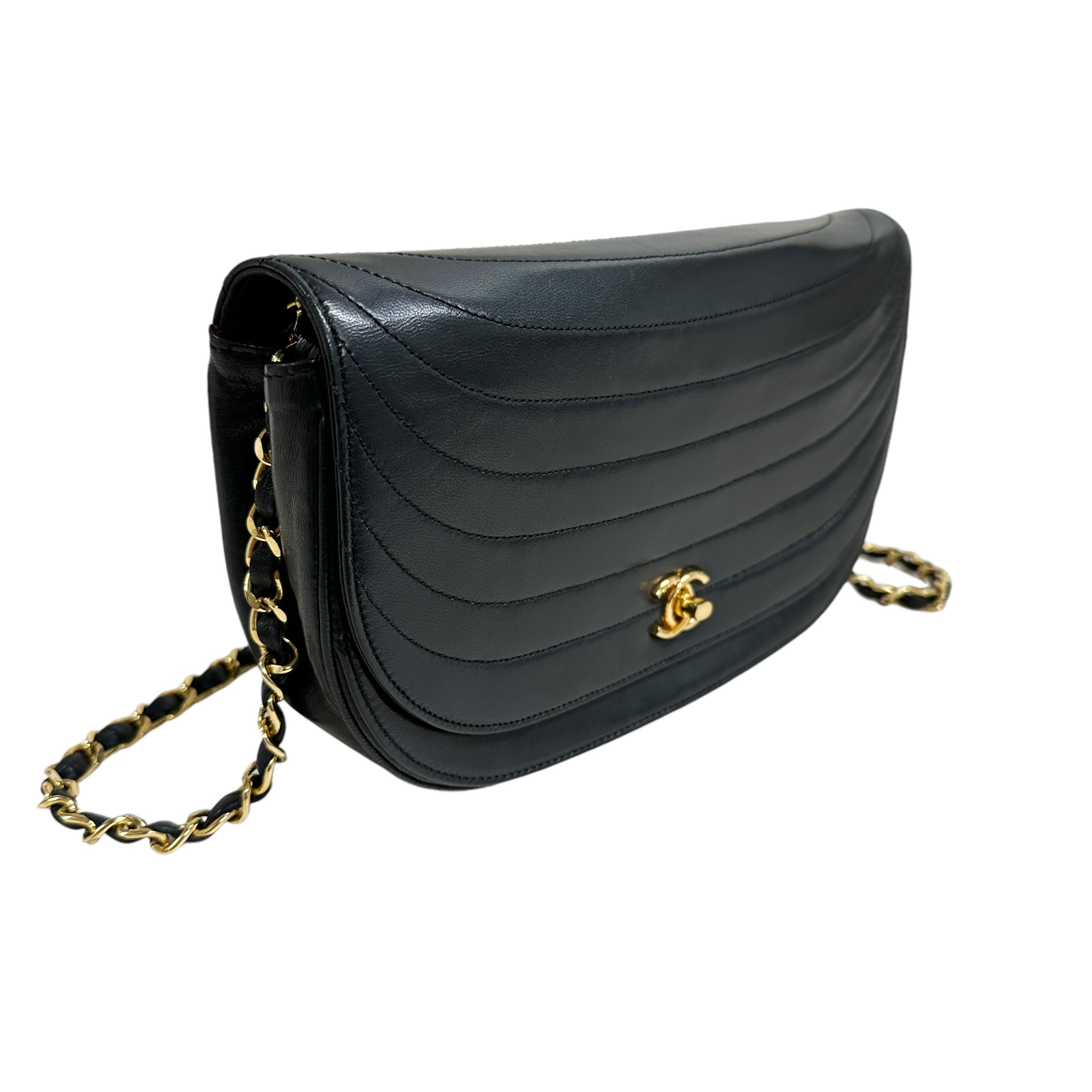 CHANEL シャネル ハーフムーン チェーンショルダーバッグ