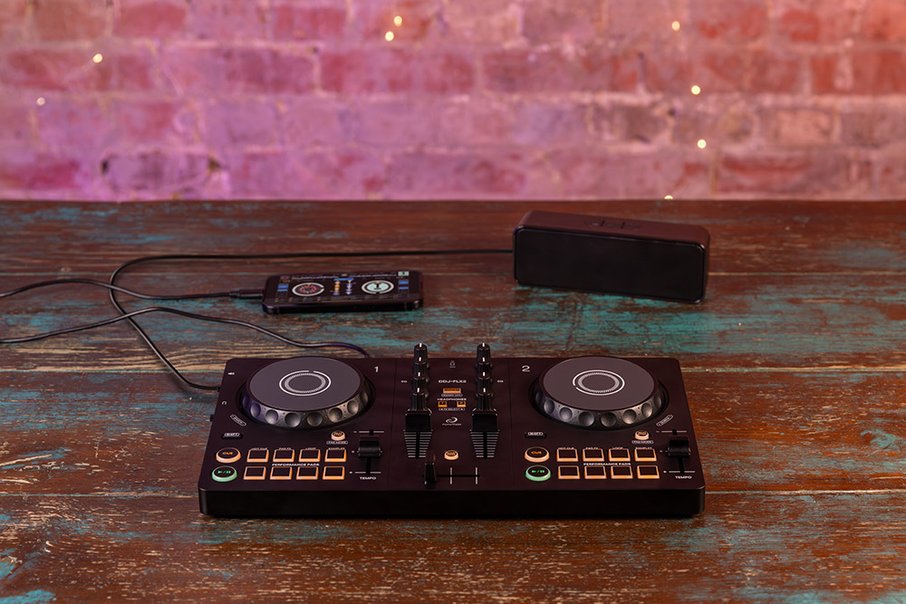 AlphaTheta DDJ-FLX2 in review