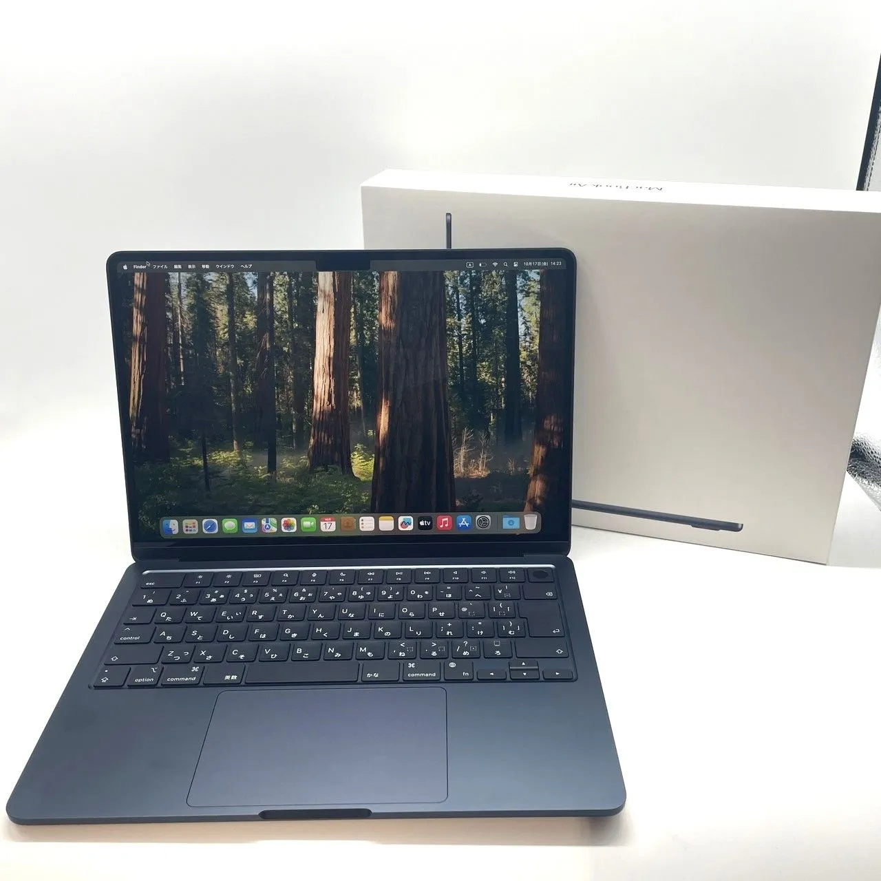 Apple MacBook Air Late-2024 13.6インチ M2チップ搭載 16GB SSD256GB