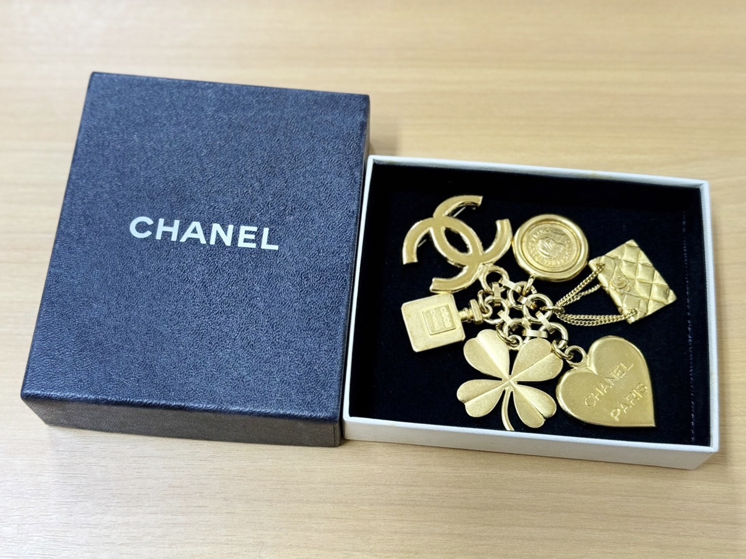 ヴィンテージ CHANEL シャネル マトラッセ バッグ ブローチ ココマーク