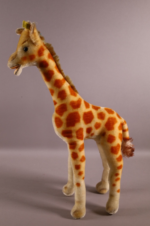 STEIFF GIRAFFE - Redlands Antique Auction