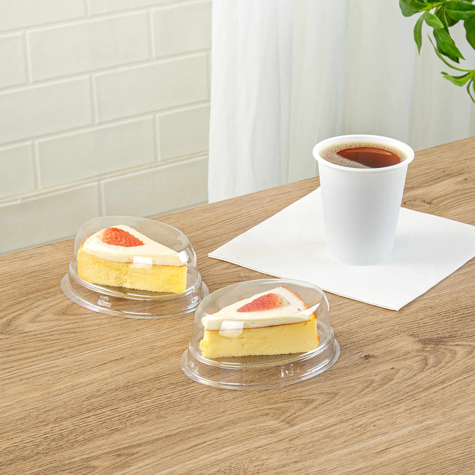 Thermo Tek 9 oz Oval Clear Plastic Cake Box - with Lid - 5 1/4