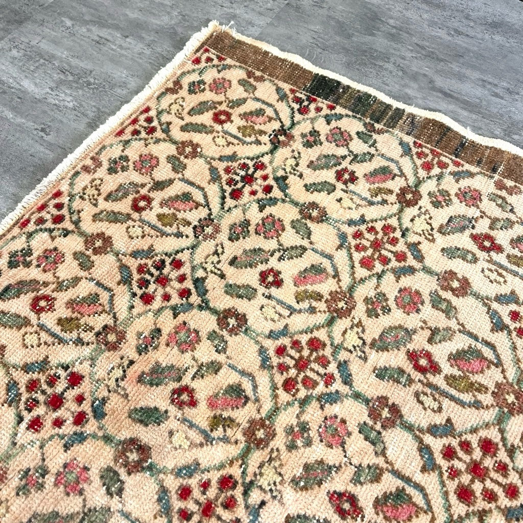 ヴィンテージ ラグ 敷物 ウール ベージュ 花柄 中古 中 180 植物 大人