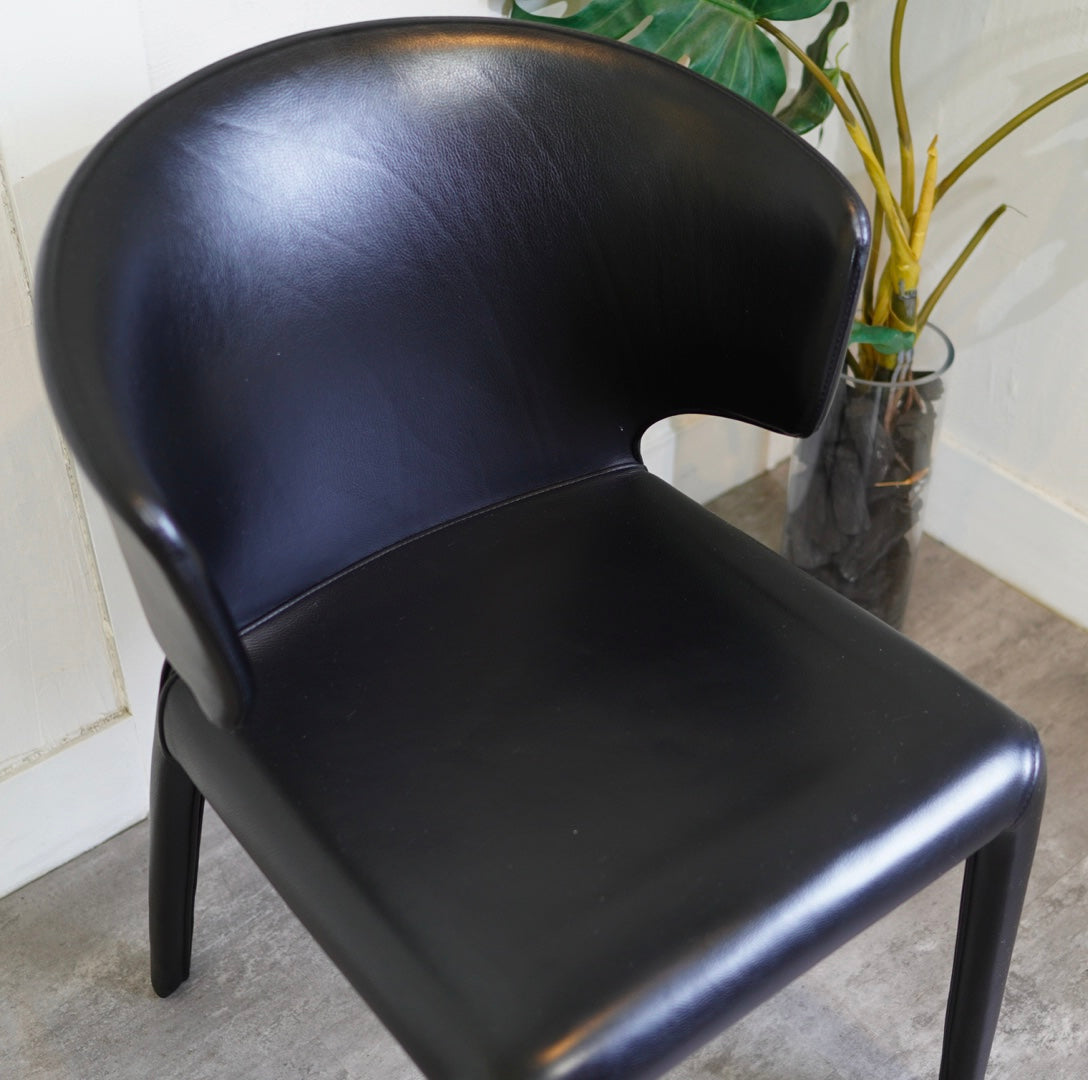 カッシーナ / Cassina 367 HOLA オラ アームチェア ブラック 中古