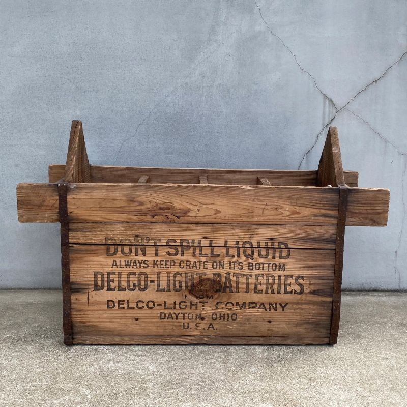 VINTAGE ANTIQUE WOOD CRATE WOOD BOX DELCO LIGHT BATTERIES