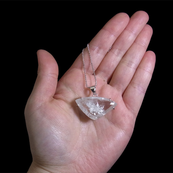 岡山のパワーストーン、風水・開運グッズのお店 龍祥本舗 / クォーツ