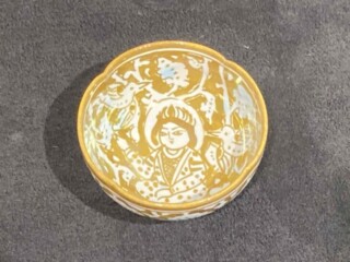 加藤卓男 作『ラスター彩 胡姫文 酒杯』 ｜骨董品買取 緑和堂