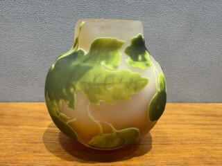 エミール・ガレ 『草花紋 花瓶』 ｜骨董品買取 緑和堂