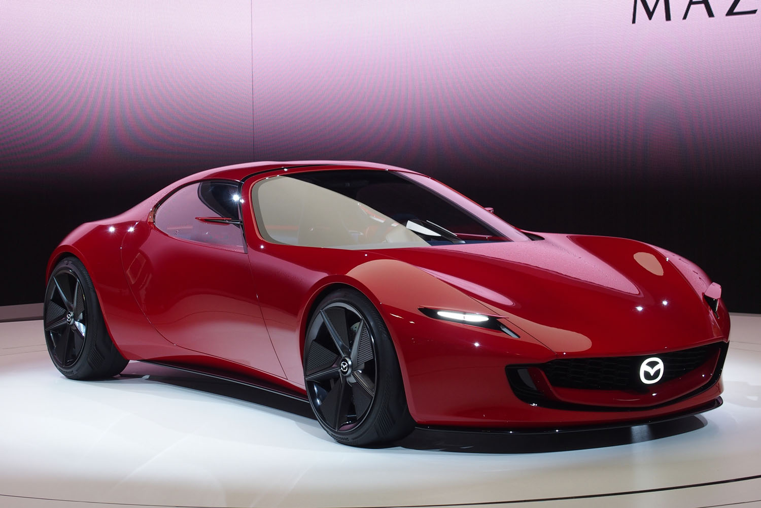 次期型「ロードスター」じゃなかった！ 「マツダ・アイコニックSP」の