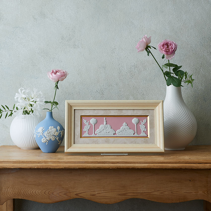 雛ドール プラーク(木製フレーム)|WEDGWOOD公式オンラインストア