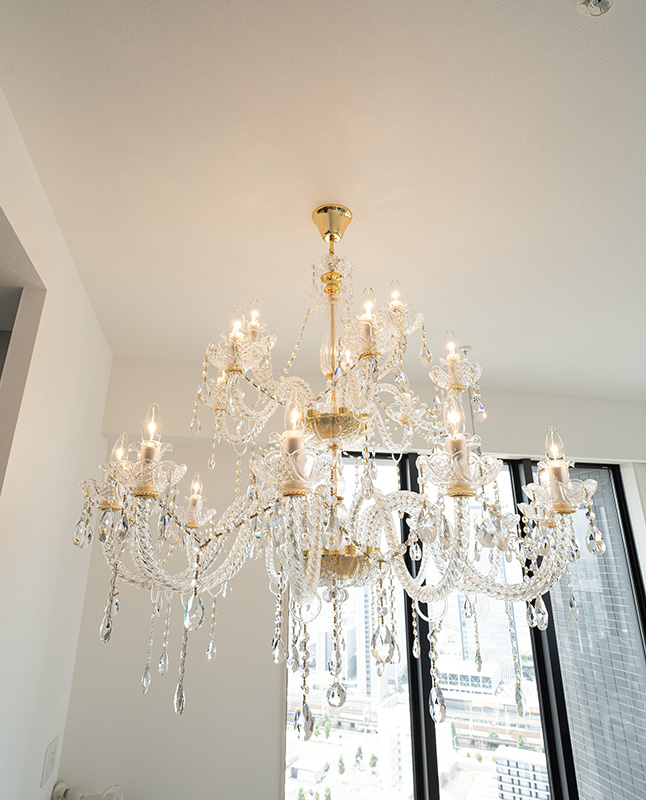 クリスタルシャンデリア プリンセスティアラ 21灯｜輸入家具