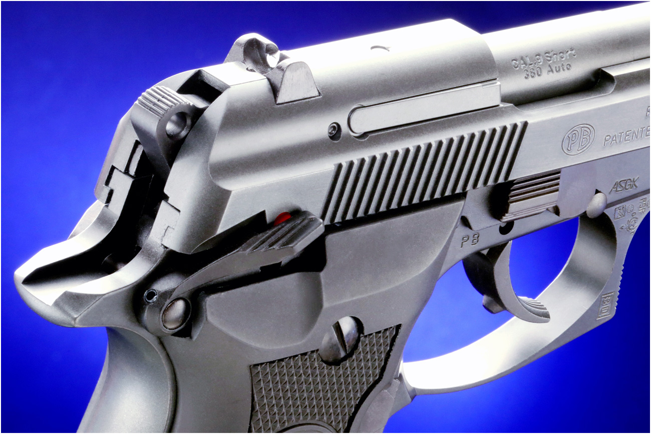 ベレッタの魅力を小さなボディに凝縮！「WA【ベレッタ】M84FS カーボン