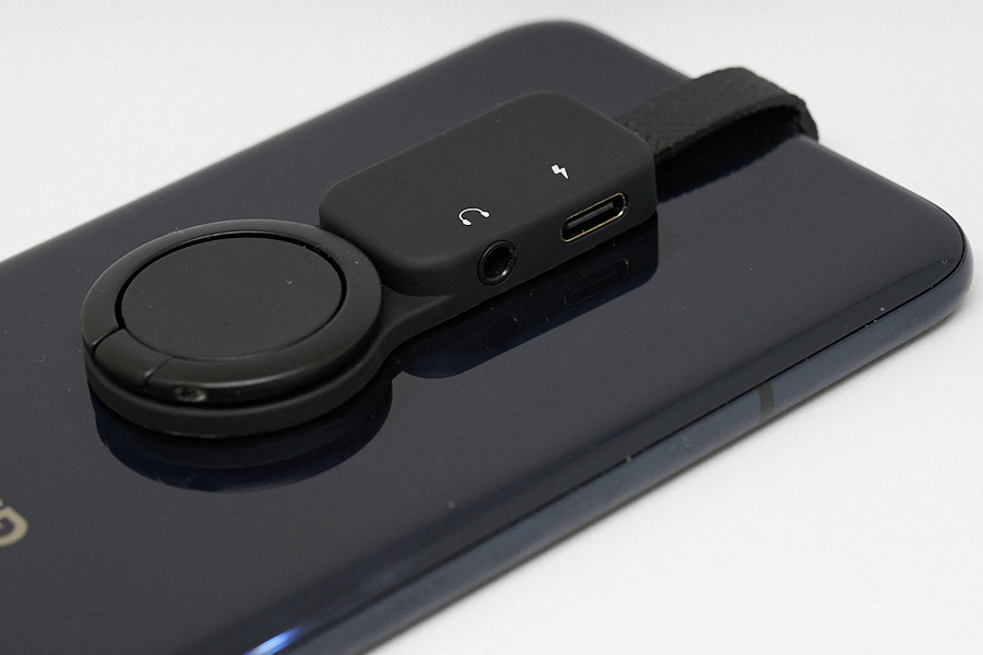 充電中もケーブルが邪魔にならない多機能USB Type-Cアダプタを試して