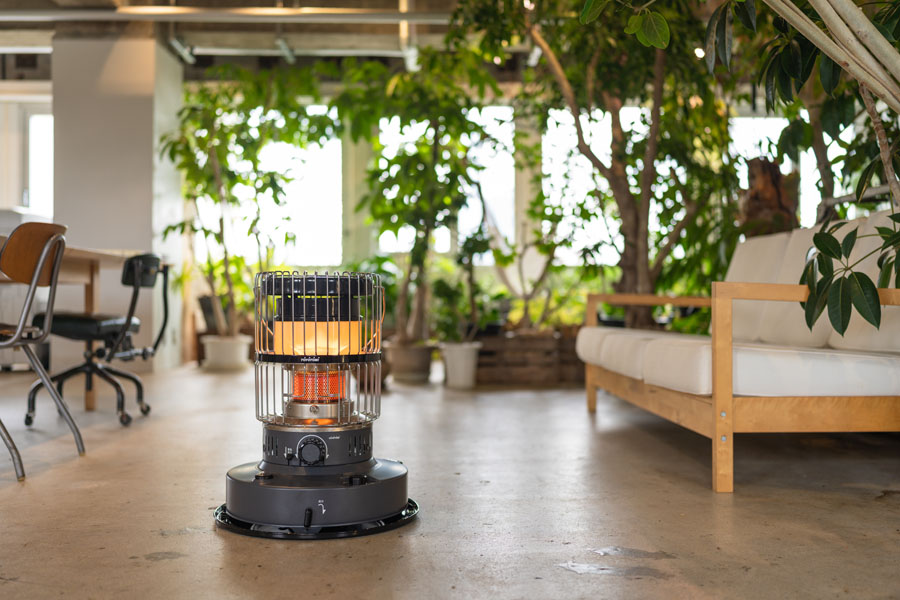 人気のストーブに新色が登場！対流形ストーブ「KR-47A」・反射形