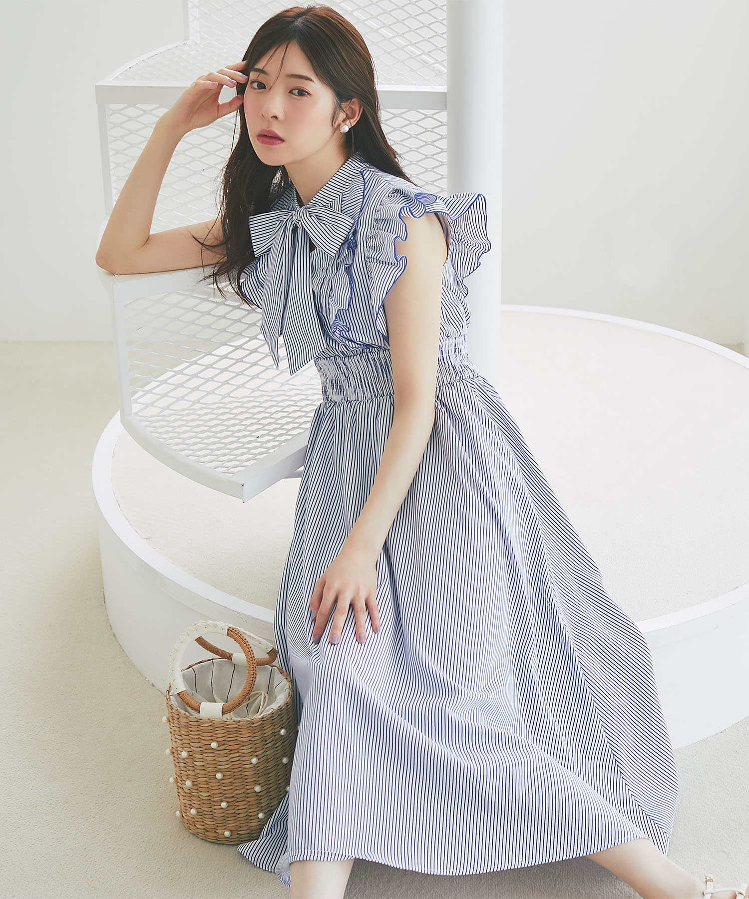 フリル付きボウタイリボンストライプワンピース